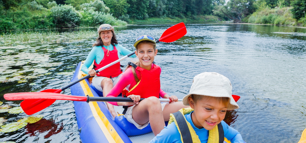 kids and mom kayaking together